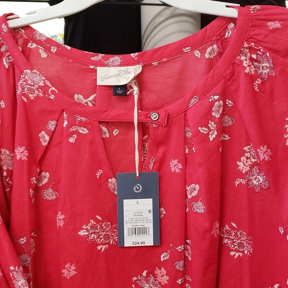 Universal threads top - Picture 3 of 3